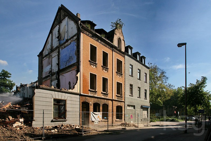 Am Nachmittag stand sie noch: Heinrichstr. 21