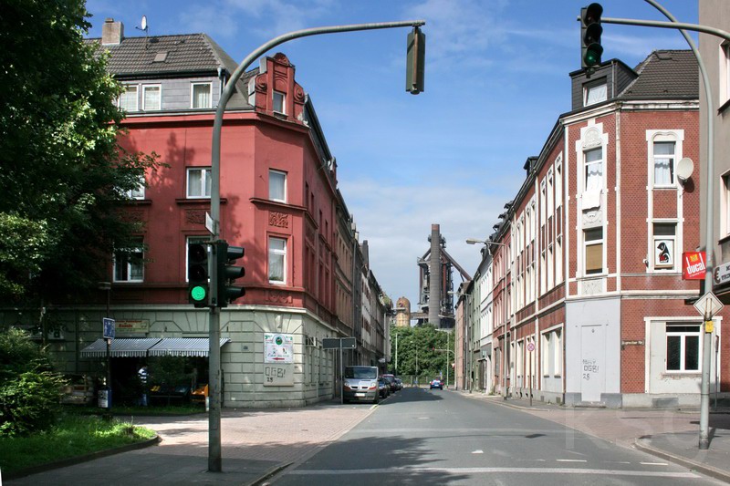 Dieselstraße bei Sonne